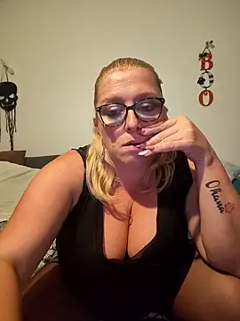 winniess40 online show from October 30, 2025, 9:01 pm