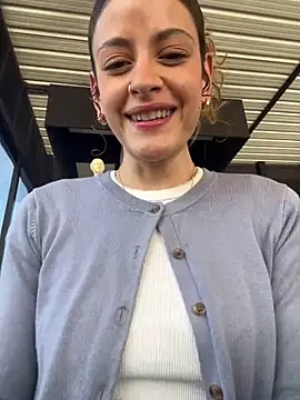 alana15 online show from October 2, 2025, 9:18 pm