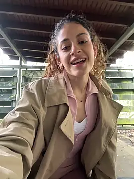 alana15 online show from December 18, 2025, 2:54 pm