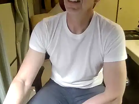 Snapshot of mariohurt101 chatting on October 30, 2025, 9:33 pm mariohurt101 online show from October 30, 2025, 9:33 pm