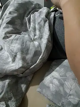 elenaUK online show from November 14, 2025, 7:39 pm