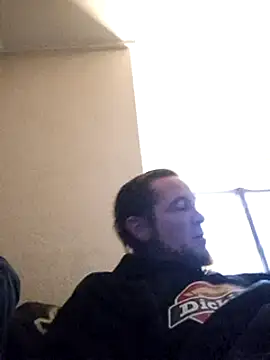 Snapshot of BunnyandClydeDk chatting on December 19, 2024, 11:07 am BunnyandClydeDk online show from December 19, 2024, 11:07 am