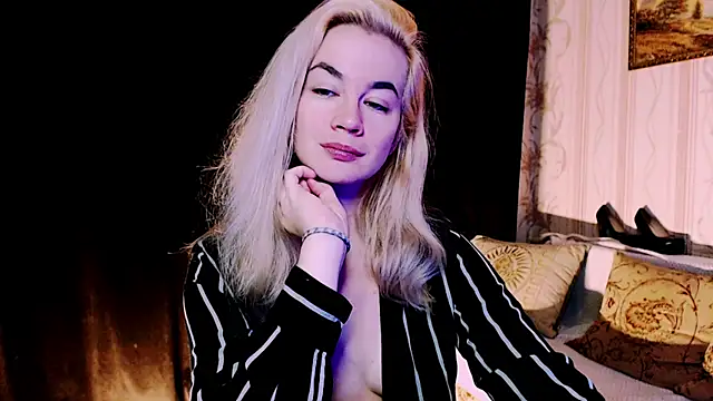 Snapshot of xxxcharismaaa chatting on November 24, 2025, 4:34 am xxxcharismaaa online show from November 24, 2025, 4:34 am