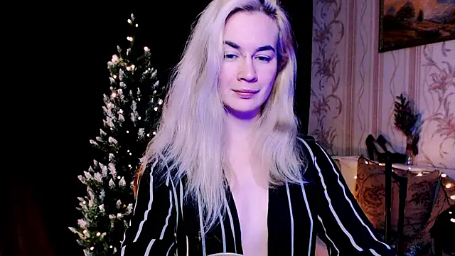 Snapshot of xxxcharismaaa chatting on December 14, 2025, 8:14 pm xxxcharismaaa online show from December 14, 2025, 8:14 pm