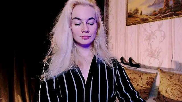 Snapshot of xxxcharismaaa chatting on November 16, 2025, 8:02 pm xxxcharismaaa online show from November 16, 2025, 8:02 pm