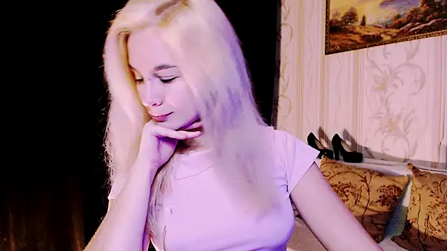 Snapshot of xxxcharismaaa chatting on November 14, 2025, 6:33 pm xxxcharismaaa online show from November 14, 2025, 6:33 pm