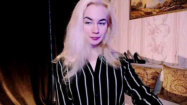 Snapshot of xxxcharismaaa chatting on November 16, 2025, 4:39 am xxxcharismaaa online show from November 16, 2025, 4:39 am