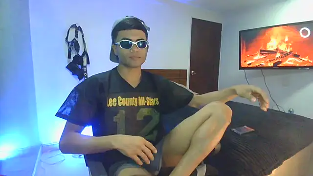 Snapshot of pinedasex777 chatting on November 18, 2025, 10:40 am pinedasex777 online show from November 18, 2025, 10:40 am