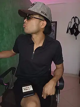 Snapshot of pinedasex777 chatting on November 24, 2025, 8:20 pm pinedasex777 online show from November 24, 2025, 8:20 pm