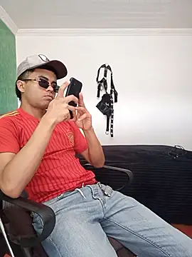 Snapshot of pinedasex777 chatting on November 8, 2025, 3:37 pm pinedasex777 online show from November 8, 2025, 3:37 pm