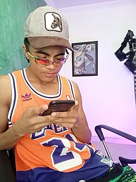 Snapshot of pinedasex777 chatting on December 5, 2025, 1:53 pm pinedasex777 online show from December 5, 2025, 1:53 pm