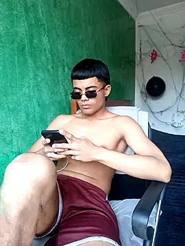 Snapshot of pinedasex777 chatting on October 2, 2025, 4:10 pm pinedasex777 online show from October 2, 2025, 4:10 pm