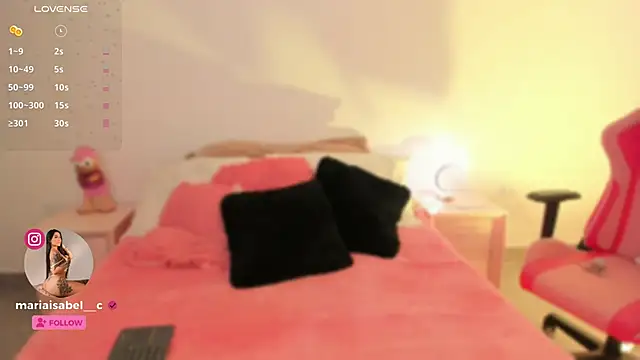 shantall vidales  online show from November 9, 2025, 11:31 pm