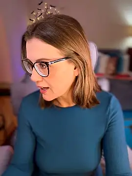 MaiseKnox online show from May 23, 2026, 8:41 pm