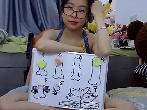 Snapshot of Cute_Ruby01 chatting on January 7, 2025, 3:33 pm Cute Ruby01 online show from January 7, 2025, 3:33 pm