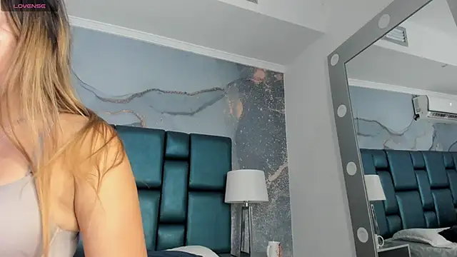 Snapshot of Vivi_prinncess chatting on September 18, 2025, 10:02 pm Vivi prinncess online show from September 18, 2025, 10:02 pm