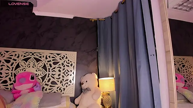 Snapshot of Vivi_prinncess chatting on May 16, 2026, 11:15 pm Vivi prinncess online show from May 16, 2026, 11:15 pm