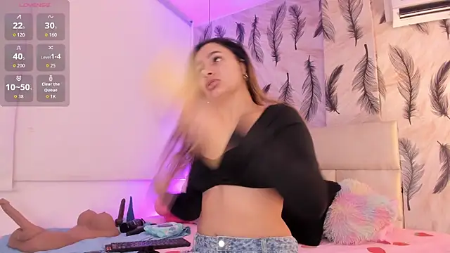 Snapshot of Vivi_prinncess chatting on November 6, 2025, 10:36 pm Vivi prinncess online show from November 6, 2025, 10:36 pm