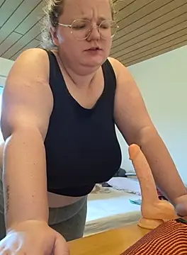 Snapshot of Fiona0705 chatting on October 5, 2025, 10:28 am Fiona0705 online show from October 5, 2025, 10:28 am