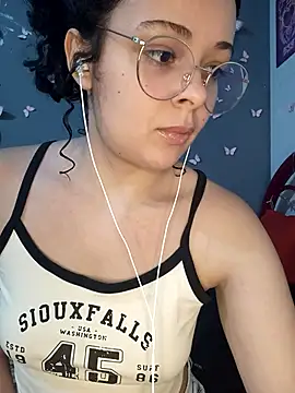 Snapshot of NinaSweet2 chatting on October 26, 2025, 4:35 am NinaSweet2 online show from October 26, 2025, 4:35 am