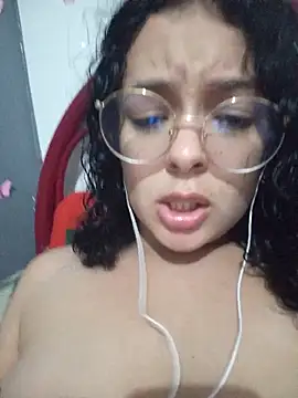 Snapshot of NinaSweet2 chatting on March 9, 2025, 4:16 am NinaSweet2 online show from March 9, 2025, 4:16 am