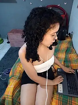 Snapshot of NinaSweet2 chatting on October 9, 2025, 3:29 am NinaSweet2 online show from October 9, 2025, 3:29 am