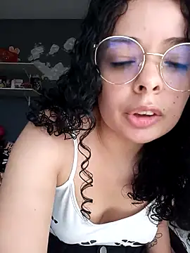 Snapshot of NinaSweet2 chatting on March 15, 2025, 8:21 pm NinaSweet2 online show from March 15, 2025, 8:21 pm