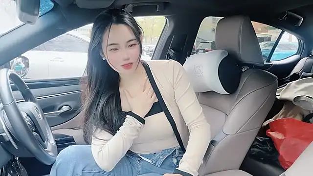 orla2021 online show from March 18, 2025, 1:24 am