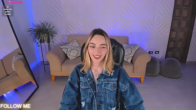 MelissaMoore  online show from February 20, 2026, 3:25 am