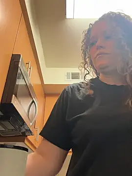 Snapshot of smokyjane chatting on January 12, 2026, 5:09 pm smokyjane online show from January 12, 2026, 5:09 pm