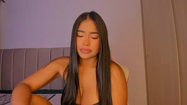 isa bunny online show from November 18, 2025, 4:16 am