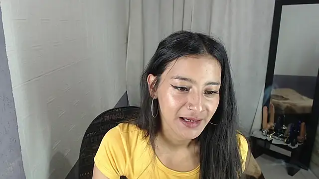 Snapshot of skinny_Yizz chatting on February 18, 2026, 8:27 pm skinny Yizz online show from February 18, 2026, 8:27 pm