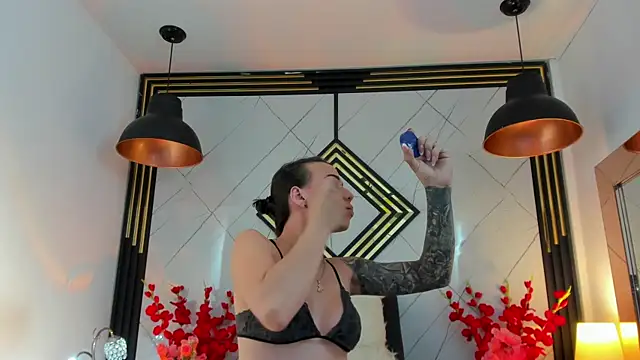 Leisygirl online show from April 10, 2026, 3:02 am