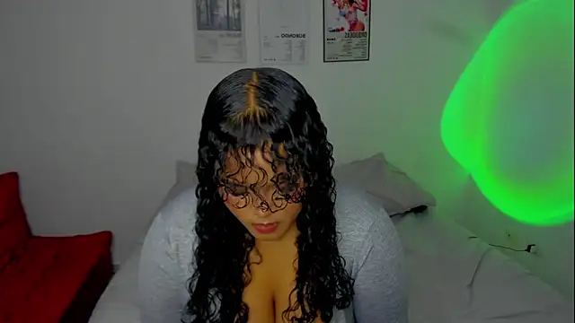 Snapshot of Dephne__ chatting on February 12, 2026, 11:37 pm Dephne online show from February 12, 2026, 11:37 pm