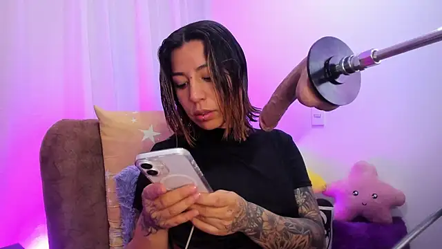 Snapshot of _antonella_dreamss chatting on December 17, 2025, 3:28 pm antonella dreamss online show from December 17, 2025, 3:28 pm