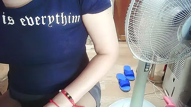 Snapshot of cindy01113520 chatting on December 1, 2025, 8:21 pm cindy01113520 online show from December 1, 2025, 8:21 pm