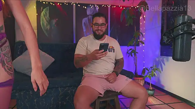 Snapshot of Bellapazzia chatting on January 22, 2025, 4:44 pm Bellapazzia online show from January 22, 2025, 4:44 pm