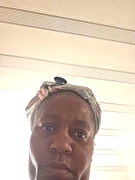 Snapshot of Galcraze chatting on October 26, 2025, 6:36 am Galcraze online show from October 26, 2025, 6:36 am