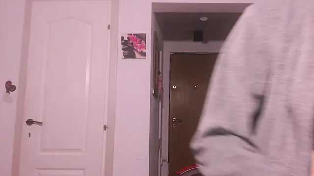 simyhvn online show from November 28, 2025, 6:46 am