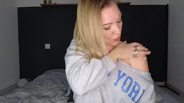 Sacha-xx online show from January 12, 2026, 3:08 pm