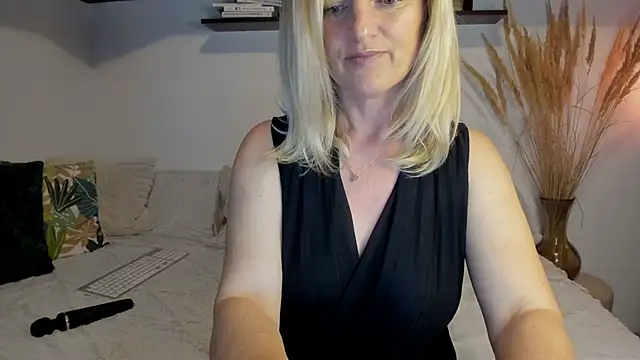 Snapshot of Jadore_able chatting on May 26, 2026, 2:31 am Jadore able online show from May 26, 2026, 2:31 am