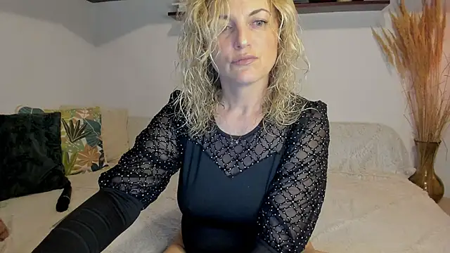 Snapshot of Jadore_able chatting on May 17, 2026, 2:00 am Jadore able online show from May 17, 2026, 2:00 am
