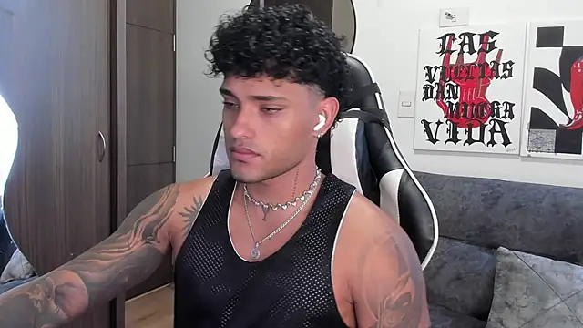 Alessandro Vanni online show from December 22, 2025, 3:34 pm