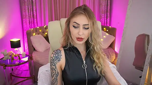 GraceCandy online show from May 11, 2026, 1:56 pm