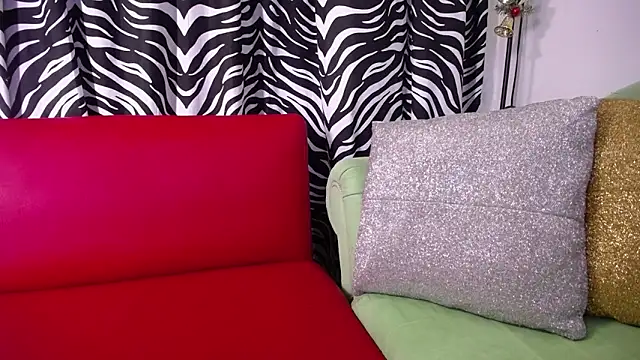 mia beatles online show from November 20, 2025, 4:18 pm