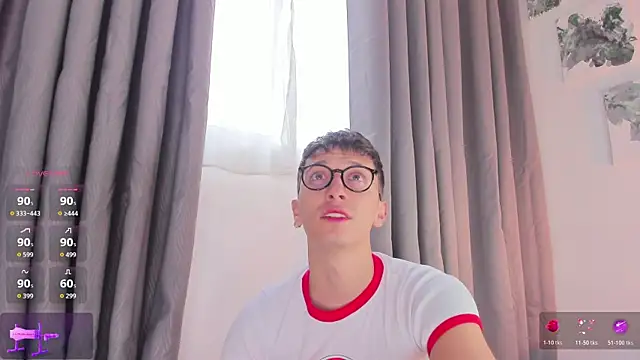 Snapshot of Thiago_jones chatting on November 5, 2025, 8:01 pm Thiago jones online show from November 5, 2025, 8:01 pm