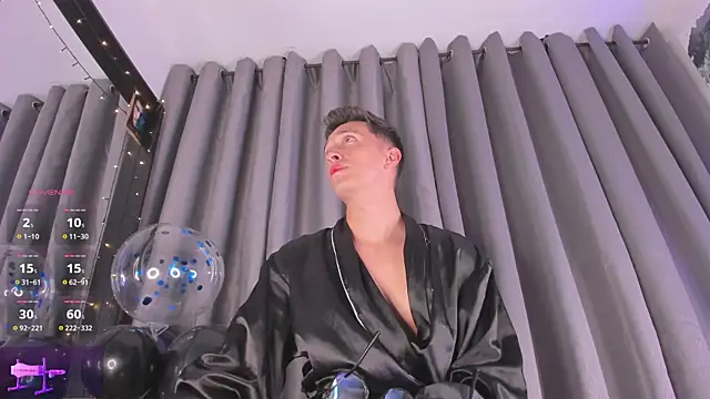 Snapshot of Thiago_jones chatting on November 19, 2025, 10:32 pm Thiago jones online show from November 19, 2025, 10:32 pm