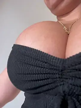 Snapshot of maymercy chatting on January 8, 2026, 1:17 pm maymercy online show from January 8, 2026, 1:17 pm