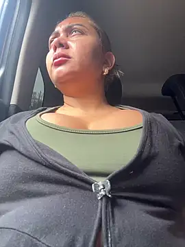 Snapshot of maymercy chatting on October 25, 2025, 1:45 pm maymercy online show from October 25, 2025, 1:45 pm