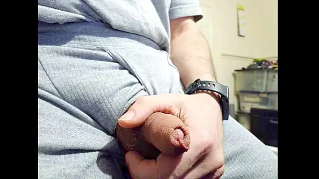 Snapshot of hairyuncut00 chatting on February 24, 2026, 3:18 am hairyuncut00 online show from February 24, 2026, 3:18 am